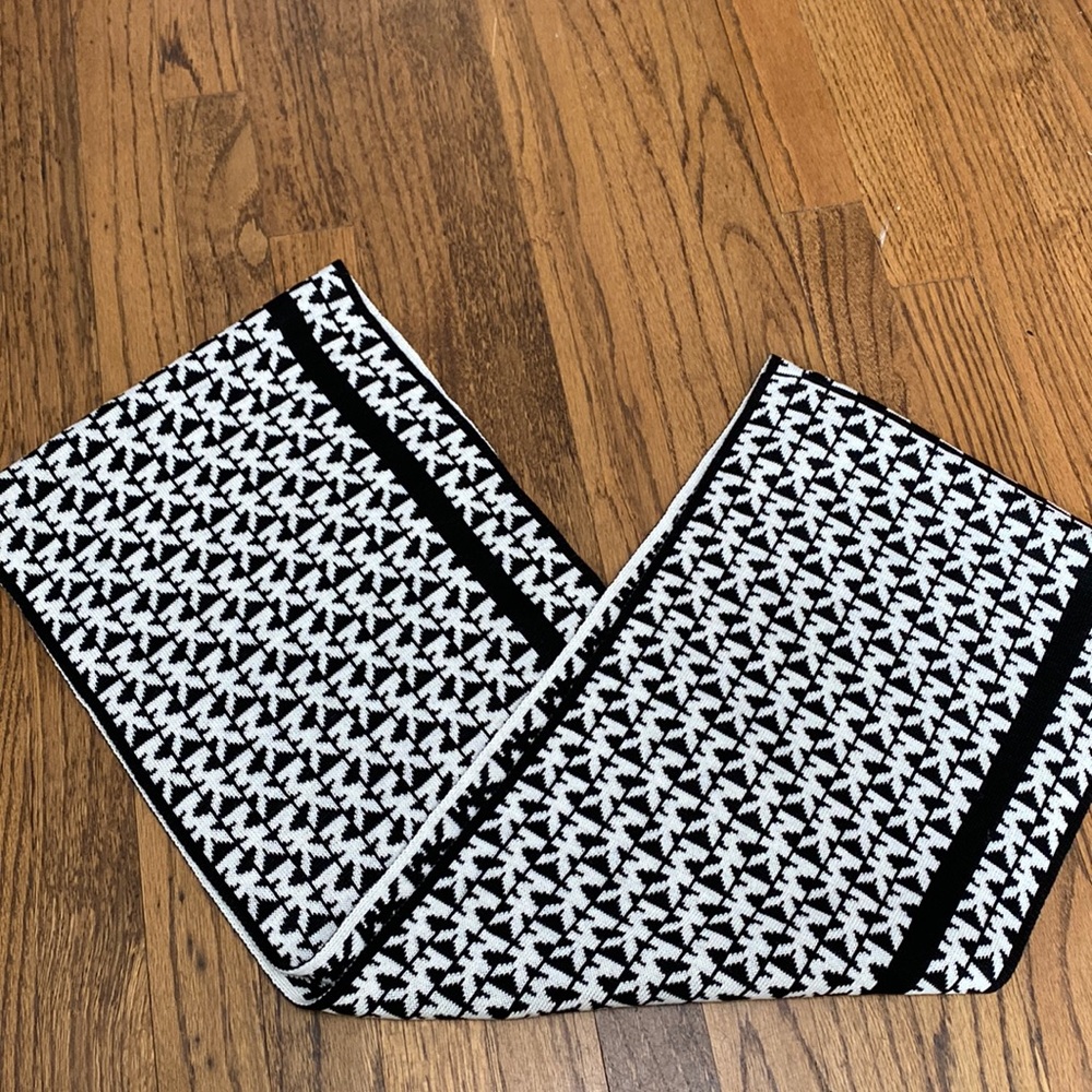 Michael Kors scarf